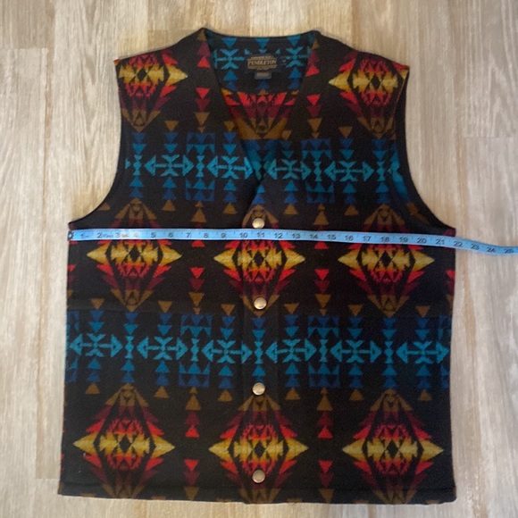 Pendleton vest. 100% wool. NWOT - Picture 2 of 3